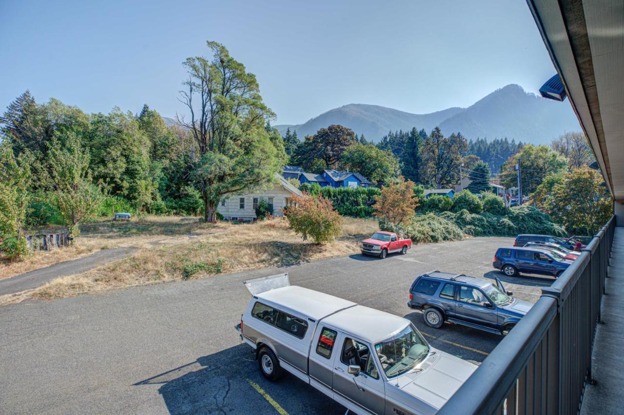Columbia Gorge Inn カスケード・ロックス エクステリア 写真