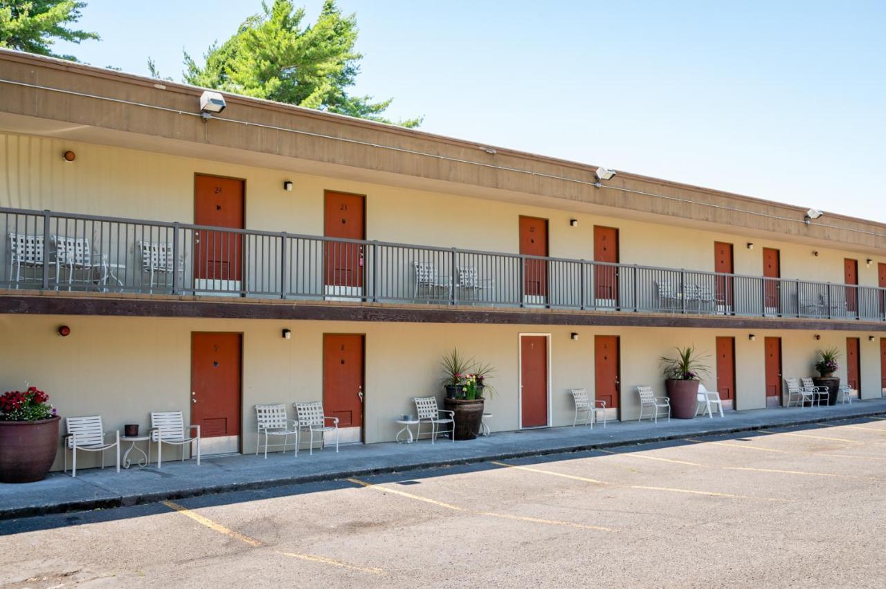 Columbia Gorge Inn カスケード・ロックス エクステリア 写真